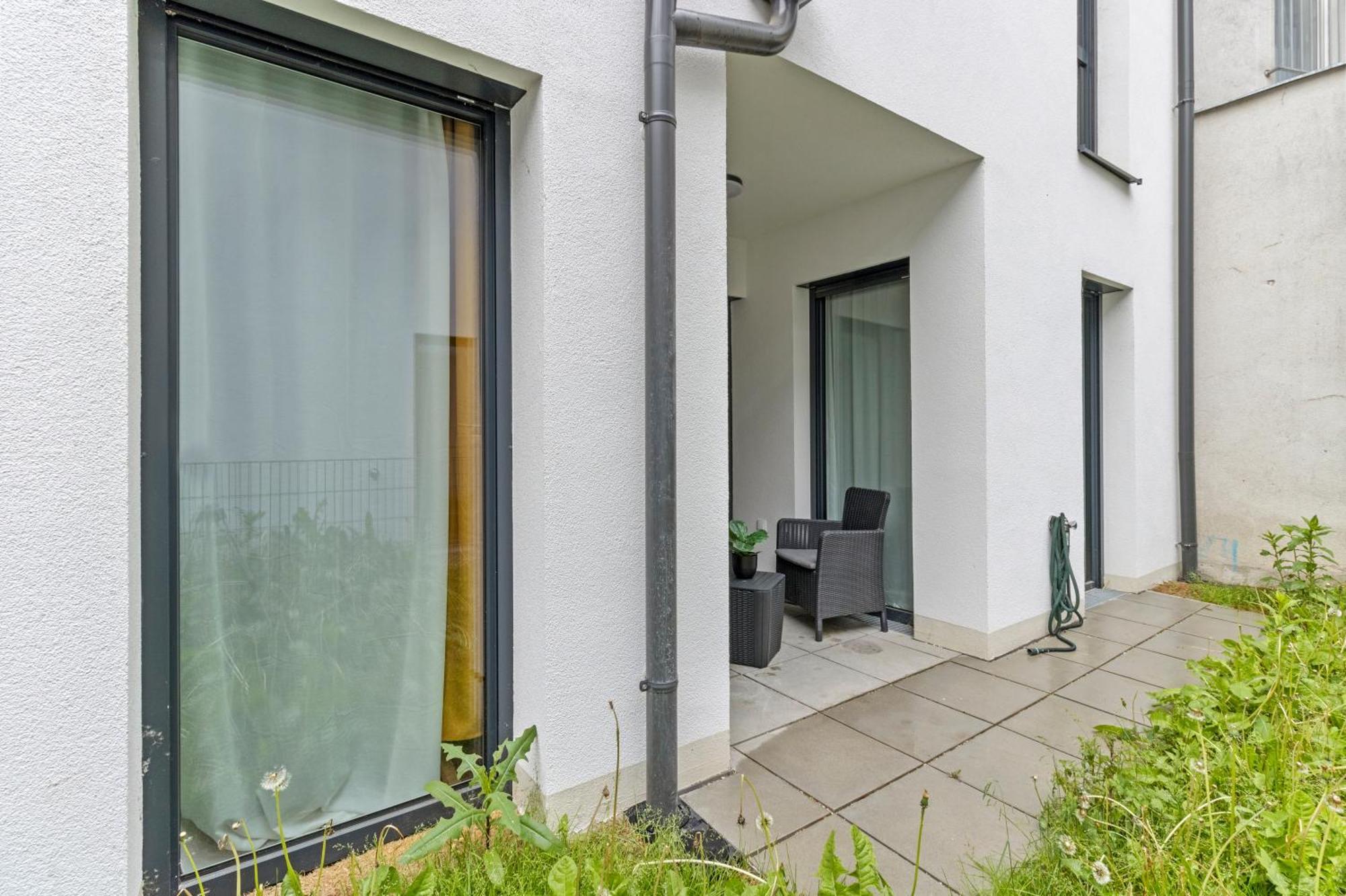 1 Min To Public Transport - 3 Min To Supermarket And Pharmacy - On-Site Parking For 19,90 Eur Wien Eksteriør billede